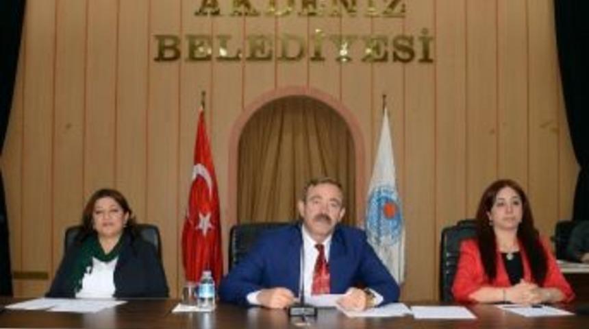 Akdeniz Belediye Meclisi 2014&rsquo;&uuml;n İlk Toplantısını Yaptı
