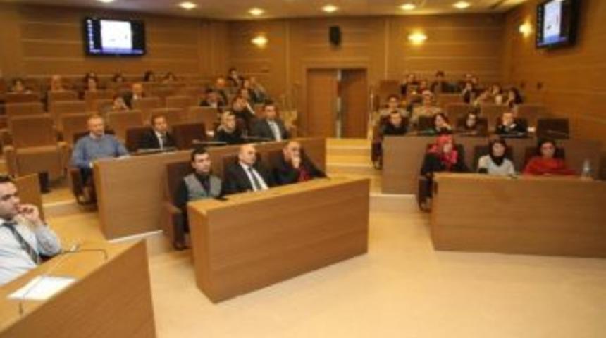 Kocaeli B&uuml;y&uuml;kşehir&rsquo;den Medyada Manip&uuml;lasyon Semineri