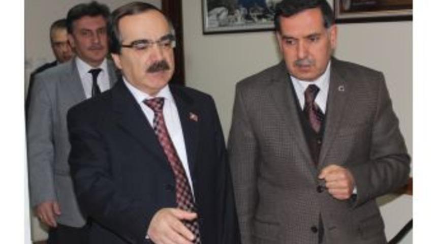 Vali Coş&rsquo;tan Başkan Zenbilci&rsquo;ye Ziyaret