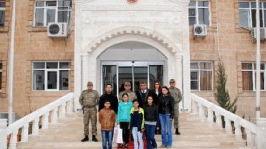 Mardin'de &Ouml;ğrenciler Jandarma Komutanını Ziyaret Etti