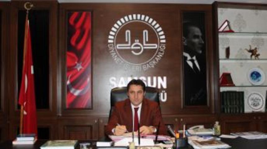 M&uuml;ft&uuml; &Ouml;zt&uuml;rk: Camilerde S&uuml;sl&uuml; Mekanların Olması Namaza Zarar Verebilir