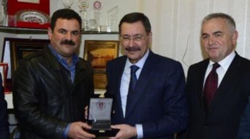 G&ouml;k&ccedil;ek: &ldquo;beynelmilel Oyunlarla Karşı Karşıyayız&rdquo;