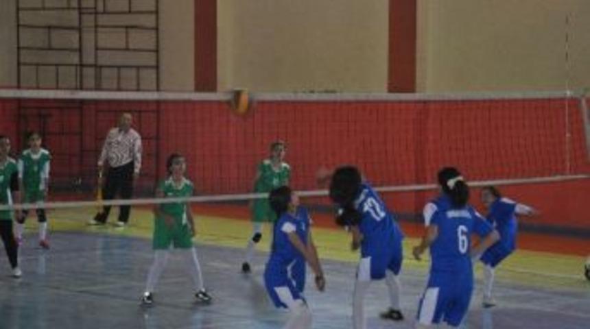 Okullar Arası Yıldızlar Voleybol M&uuml;sabakaları