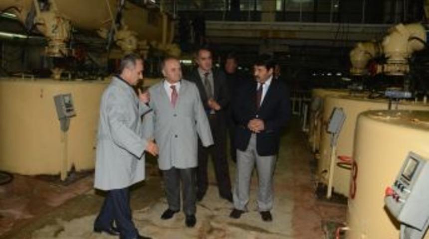 Vali &Ccedil;akacak Şeker Fabrikası'nı Ziyaret Etti