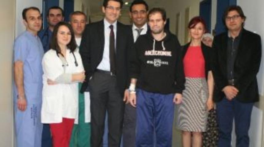 Pa&uuml;, Ameliyatsız Tedavi Y&ouml;ntemiyle Hastayı Ayağa Kaldırdı