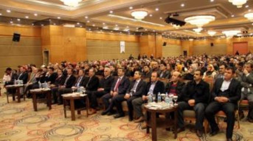 Van&rsquo;da '1 Şiir 1 Yetim&rsquo; Projesi