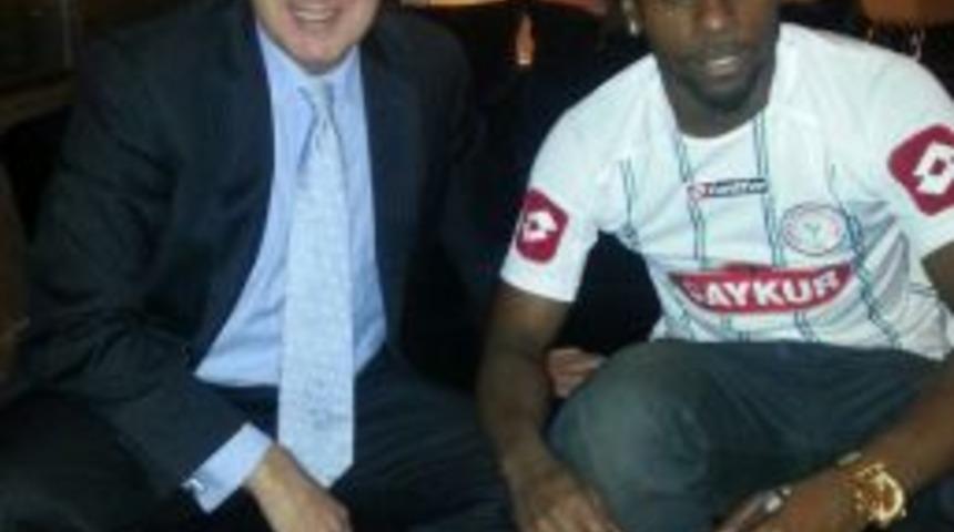 &Ccedil;aykur Rizespor, Martin Mutumba Ile 2,5 Yıllık S&ouml;zleşme Imzaladı