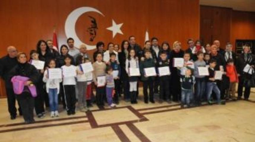 &Uuml;niversiteli &Ccedil;ocuklar