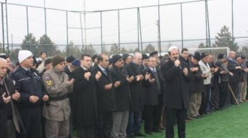 Halı Sahada Yağmur Duası