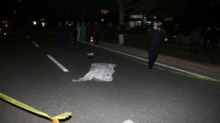 Otomobilin &Ccedil;arptığı Yaşlı Kadın Hayatını Kaybetti