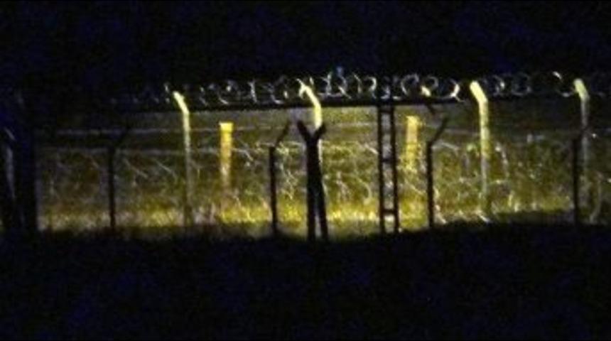 Sınırda Gece Silah Sesleriyle Yankılanıyor