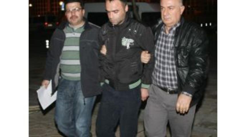 Arkadaşını Bı&ccedil;aklayarak &Ouml;ld&uuml;ren Şahıs Polisten Ka&ccedil;amadı