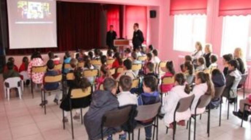 Minik &Ouml;ğrencilere Trafikte Karşılaşabilecekleri Riskler Anlatıldı