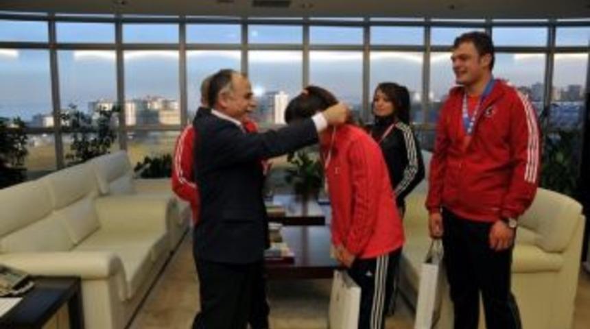 Om&uuml;&rsquo;l&uuml; &Ouml;ğrenciler D&uuml;nya Şampiyonu Oldu