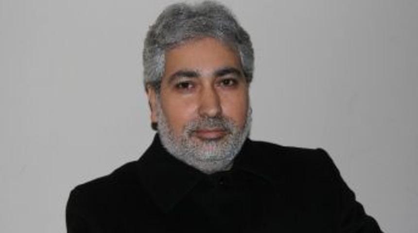 T&uuml;rk R&uuml;ya Tabircisinin Merkel R&uuml;yası Tuttu