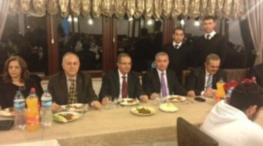 Vali Tapsız, &Ccedil;ukurovalılar Derneği Toplantısına Katıldı