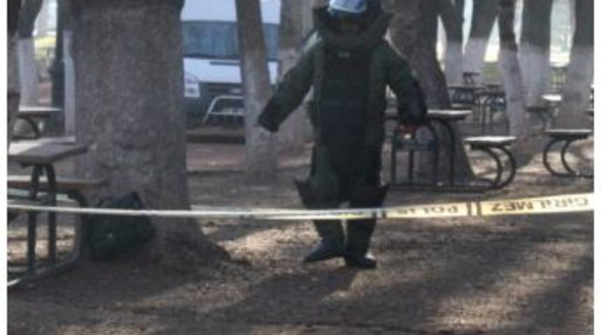 (&ouml;zel Haber) Parktaki Ş&uuml;pheli &Ccedil;anta Paniğe Neden Oldu