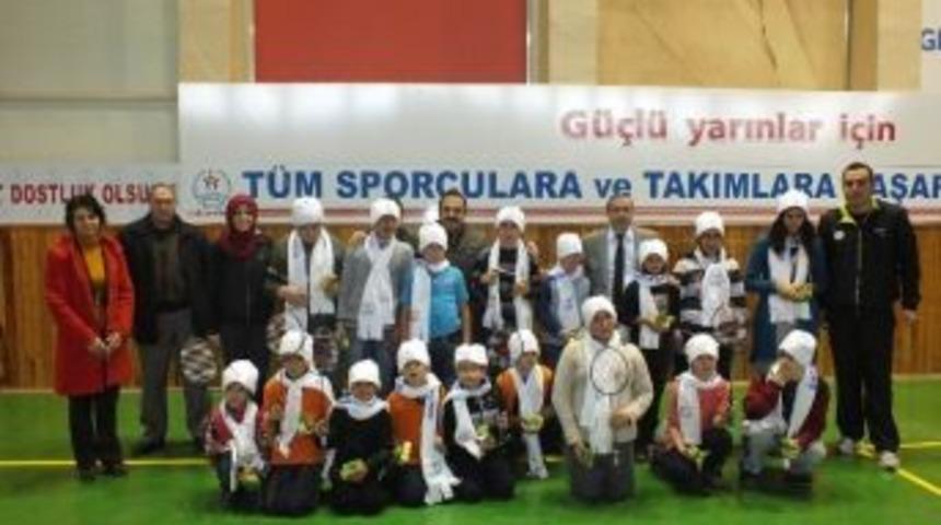 &Ouml;zel Eğitime Muhta&ccedil; &Ouml;ğrencilere Badminton Eğitimi Veriliyor