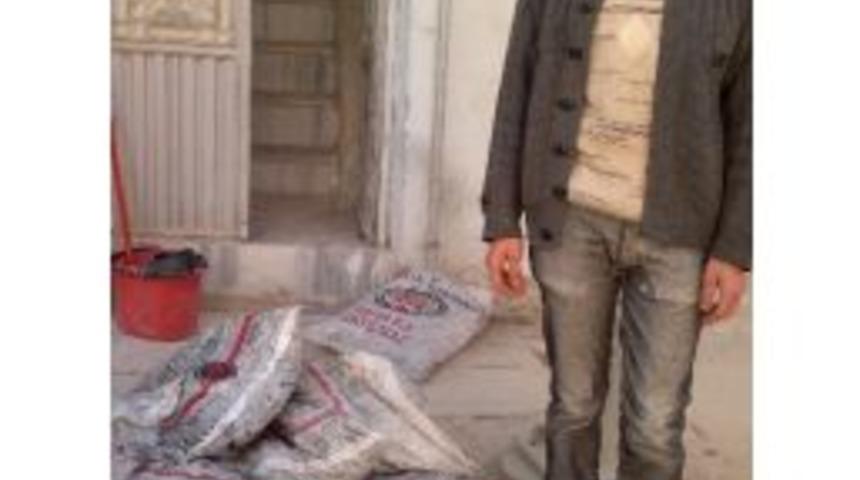 Afad Kimliği Olan Suriyelilere K&ouml;m&uuml;r Yardımına Devam Ediyor