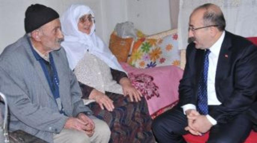 Başkan G&uuml;mr&uuml;k&ccedil;&uuml;oğlu Evde Bakım Hizmetini Anlattı
