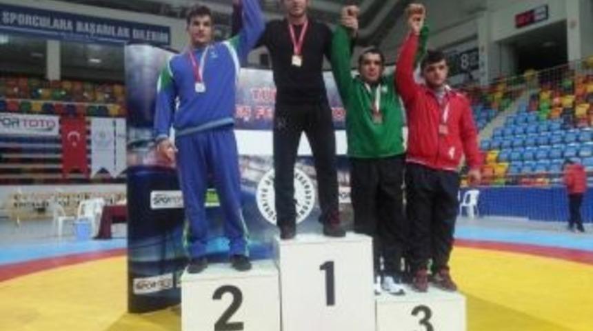 Mersin Sporcu Eğitim Merkezi G&uuml;reş Takımı Yıldızlar 1. Ligi&rsquo;ne Y&uuml;kseldi