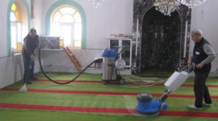 Belediyeden K&ouml;y Camilerinde Temizlik