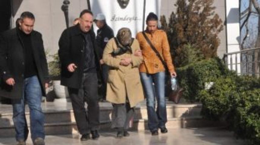 Torununu Ka&ccedil;ıran Genci Bı&ccedil;aklayarak &Ouml;ld&uuml;rd&uuml;