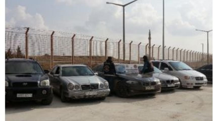 &Ouml;nc&uuml;pınar G&uuml;mr&uuml;k Sahasında 800 Bin Tl Değerinde 5 Otomobile El Konuldu