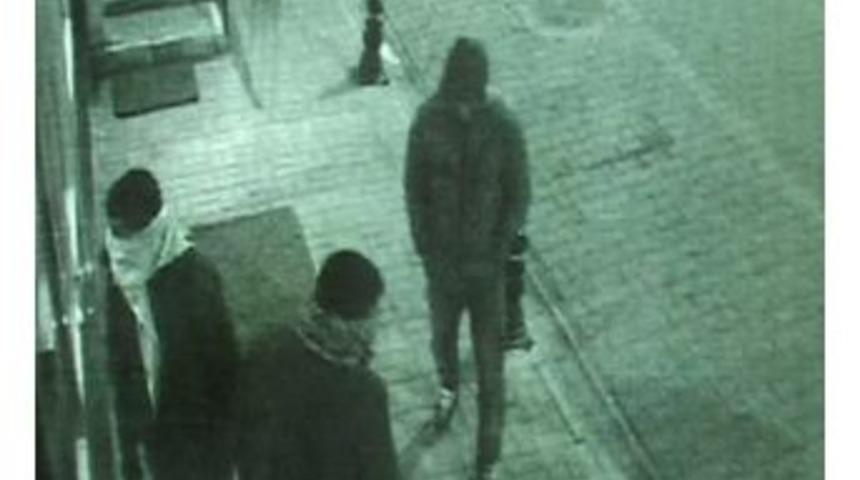 20 Saniyede 8 Bilgisayar &Ccedil;aldılar