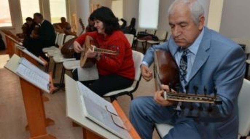 Konsem&rsquo;de Kurslar Devam Ediyor