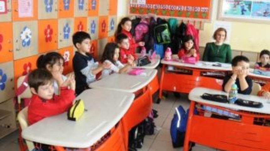 Tıp &Ouml;ğrencileri Minikleri Bilgilendirdi