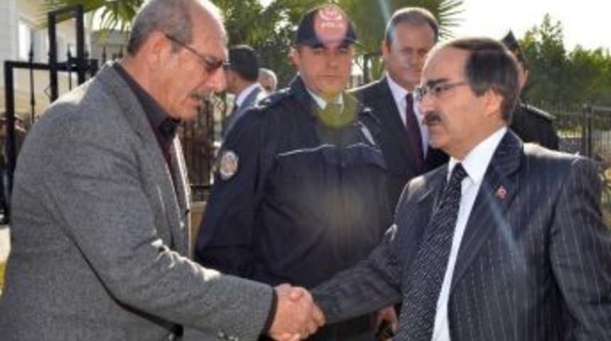 Vali Coş&rsquo;tan, Karataş Alevi K&uuml;lt&uuml;r Ve Dayanışma Derneği&rsquo;ne Ziyaret