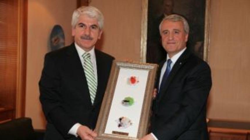 Başkan Sakallı&rsquo;dan Rekt&ouml;r G&uuml;ndoğan&rsquo;a Ziyaret