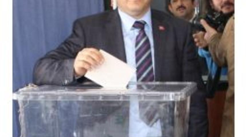 İdris Ağıl&ouml;n&uuml; G&uuml;ven Tazeledi