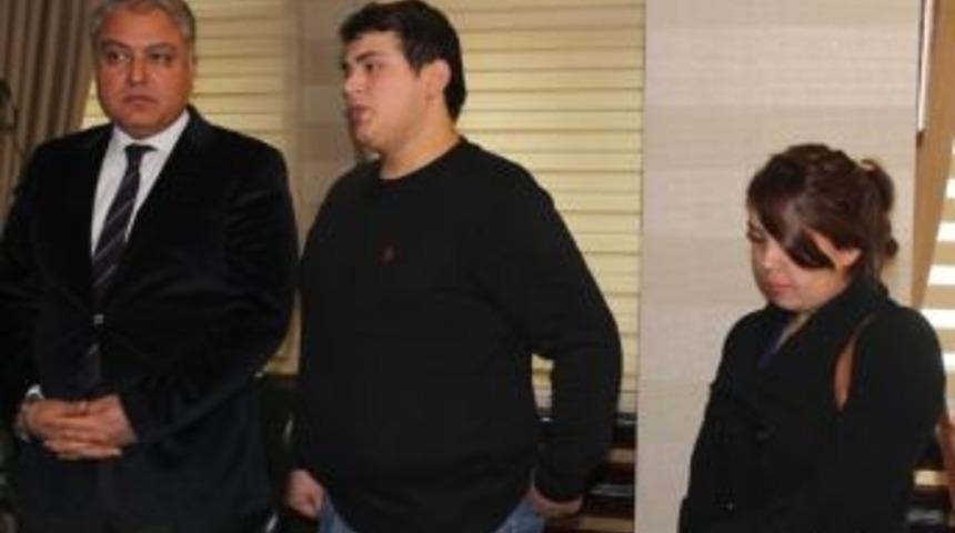 &Uuml;niversite &Ouml;ğrencisinden &Ouml;rnek Davranış