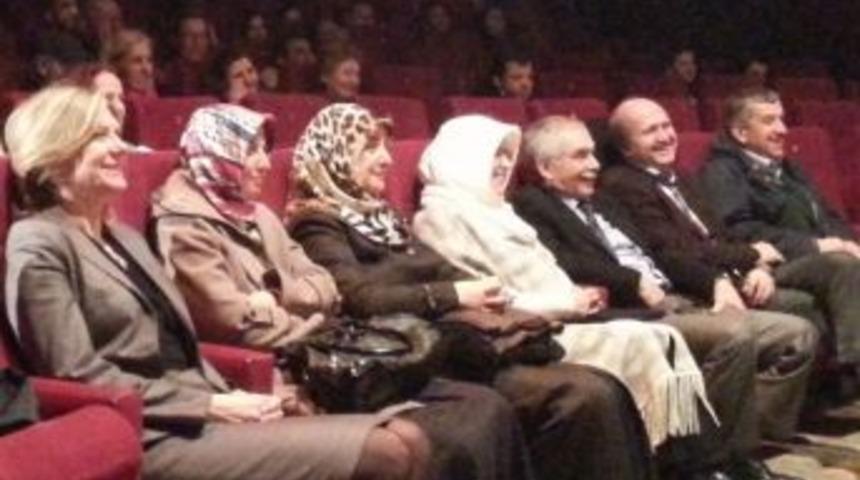 Yıldırım &lsquo;şehir Tiyatrosu&rsquo;nu Sevdi