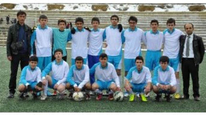 Liseli Kramponların Şampiyonu Anadol&uuml; &Ouml;ğretmen