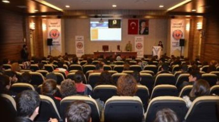 A&uuml; &Ouml;ğrencileri Yeni Erasmus Programı Konusunda Bilgilendirildi