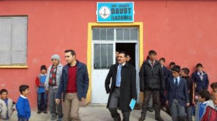 Kaymakam &Ccedil;i&ccedil;ek&rsquo;ten Okul Ziyaretleri