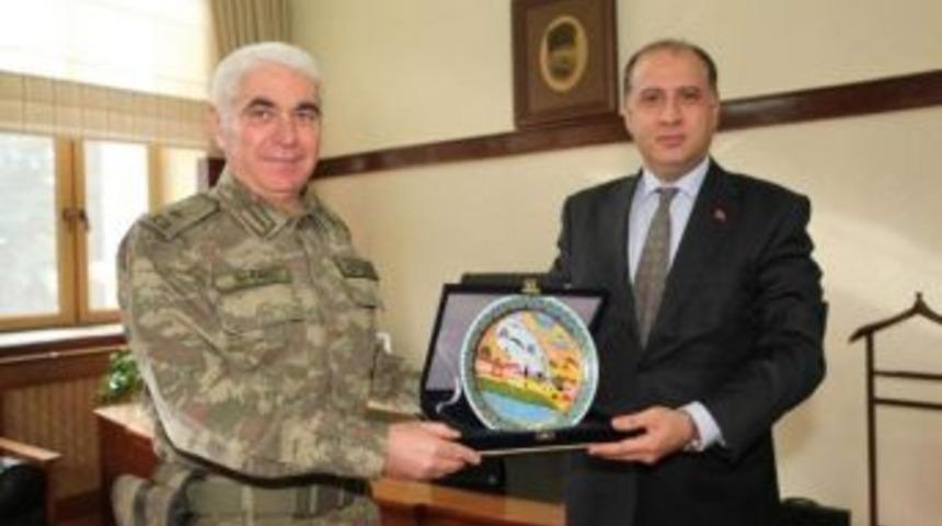 Tuğgeneral Doğan&rsquo;dan Vali &Ccedil;omaktekin&rsquo;e Ziyaret