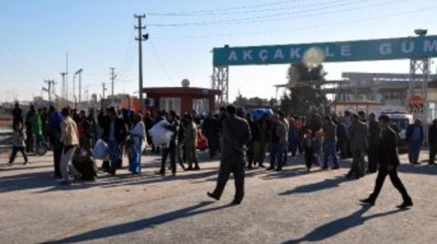 Ak&ccedil;akale G&uuml;mr&uuml;k Kapısı'nda İzdiham