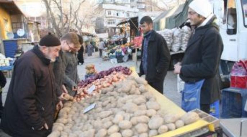 Yozgat&rsquo;ta Patates Ve Domates 2 Liradan Satılıyor