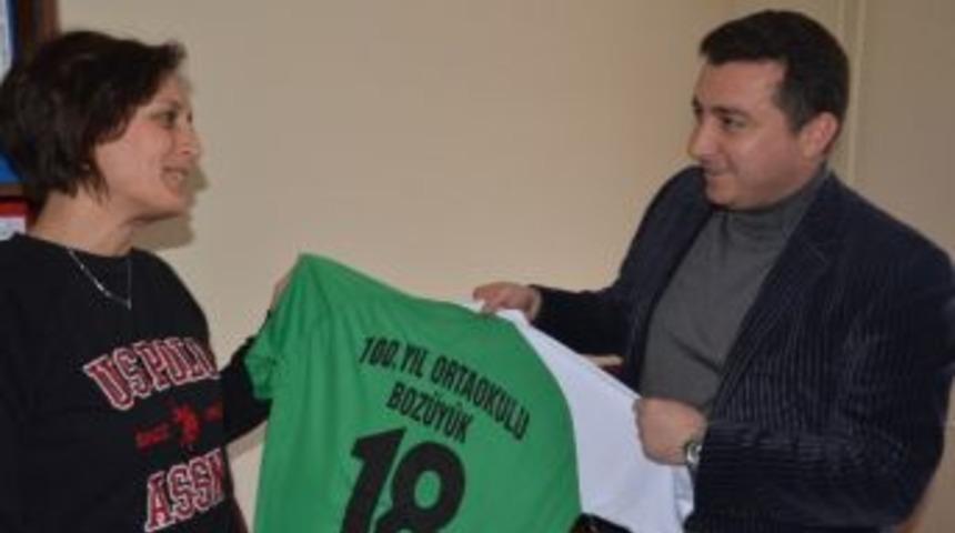 Başkan Vekili Bakıcı&rsquo;dan Spor Malzemesi Yardımı