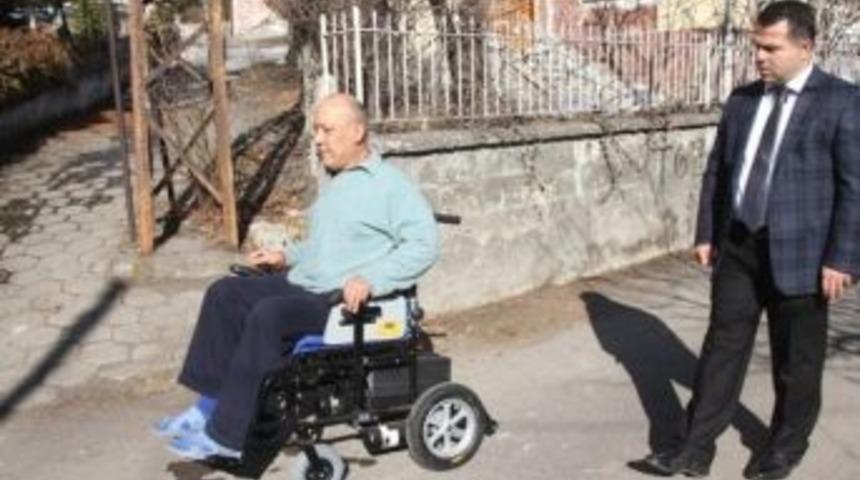 Belediyeden Engellilere Ak&uuml;l&uuml; Sandalye