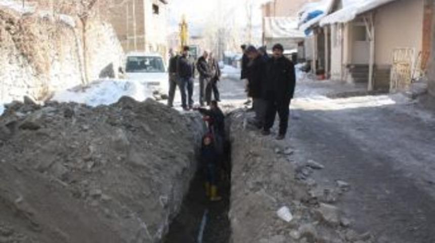 Dondurucu Soğukta İ&ccedil;me Suyu &Ccedil;alışması