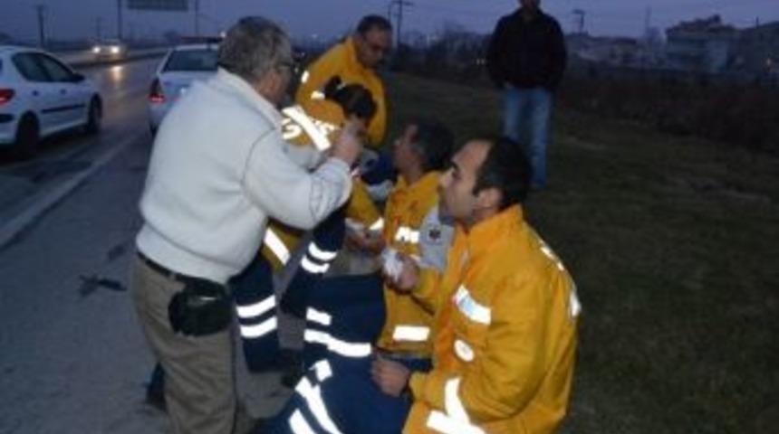 Ambulansla Minibüs Çarpıştı: 9 Yaralı