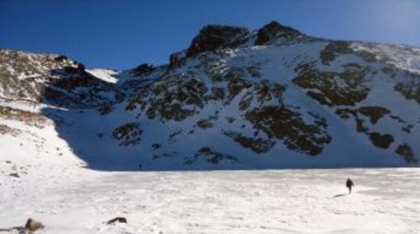 Dikkat &Ccedil;ekmek İ&ccedil;in 3 Bin 300 Rakıma Tırmandılar