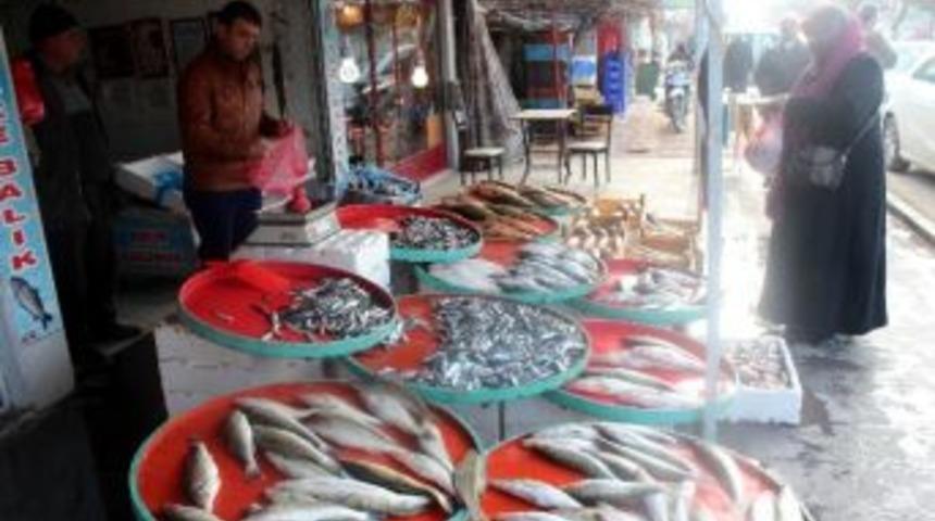 (&ouml;zel Haber) Beyşehir&rsquo;de Soğuklar Tatlı Su Balığı Fiyatını Artırdı