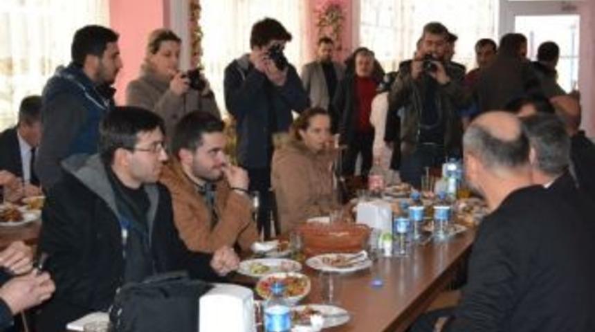 Derbi &Ouml;ncesi Dostluk Mesajları Verdiler