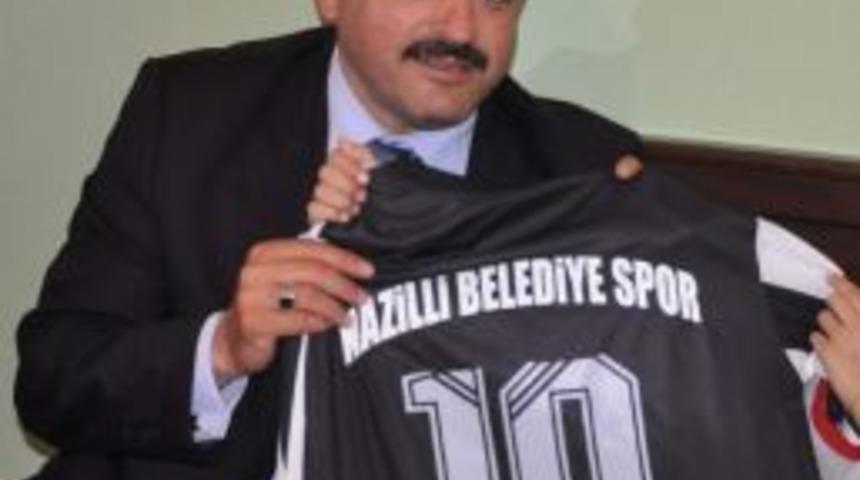 Nazilli&rsquo;de Kriz &Ccedil;&ouml;z&uuml;l&uuml;yor, 5 Futbolcuya Af